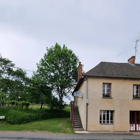 Le Montaurier Apartment Combrailles